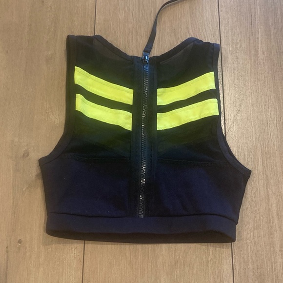 Y&R Crop top size XS - Picture 8 of 10